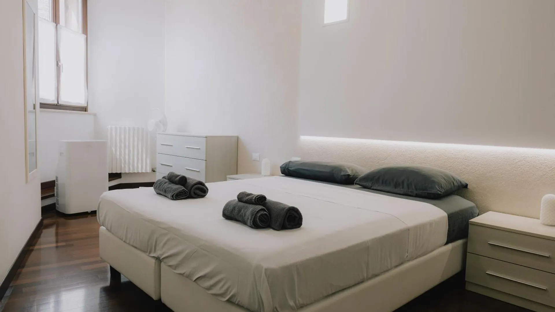 Cavour Luxury Apartments Verona 0*,  Italy